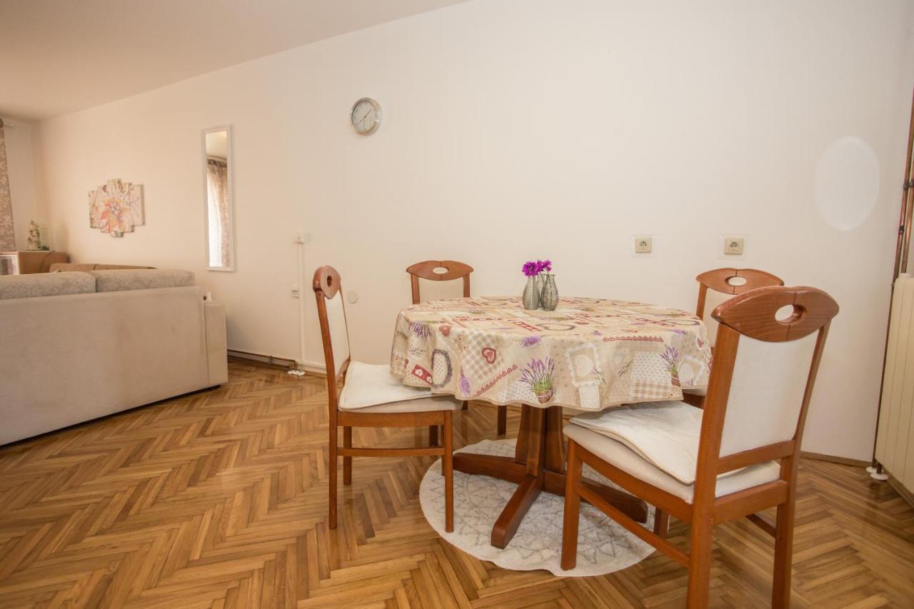 Apartman Rosse *